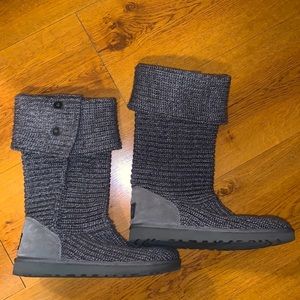 Women’s size 8 sweater Ugg boot